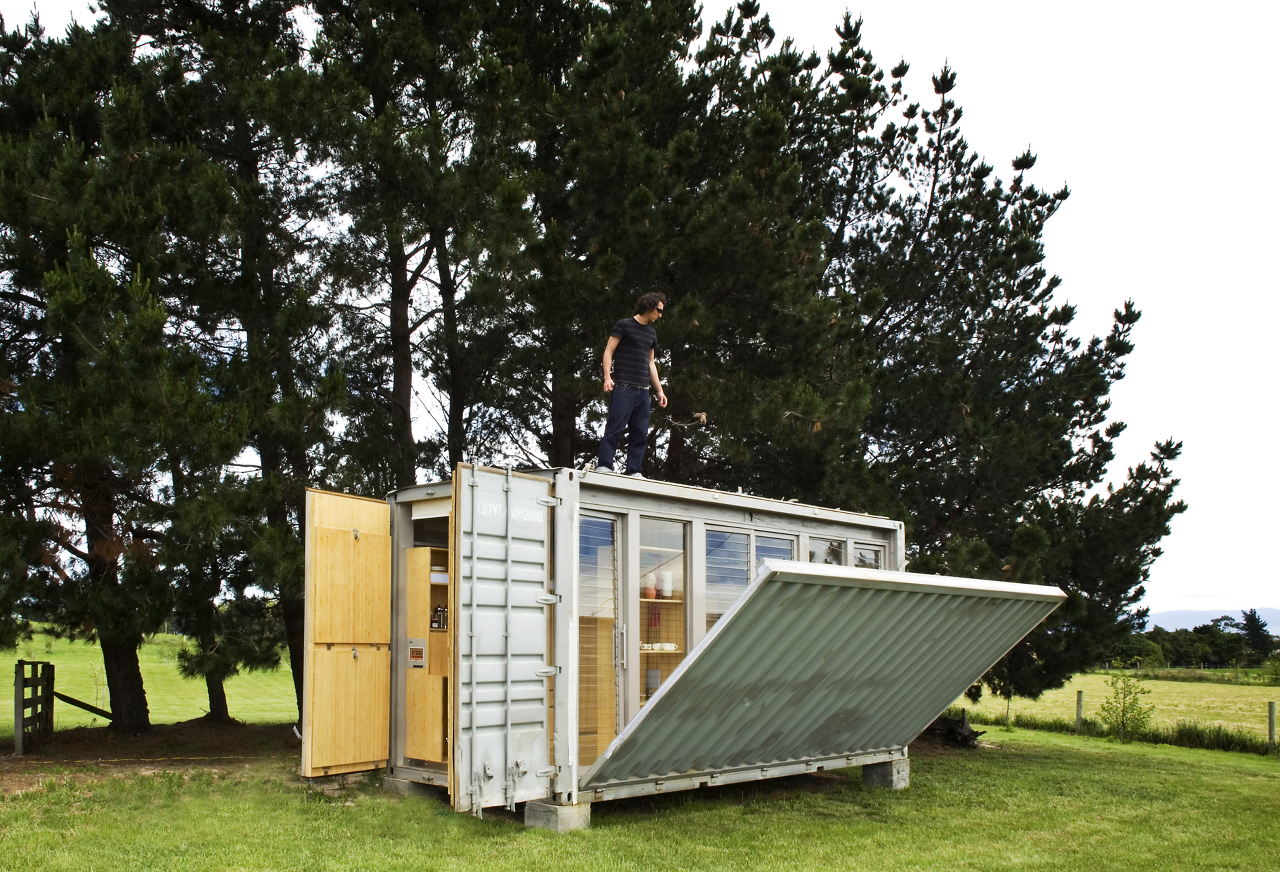 port-a-bach shipping container retreat2