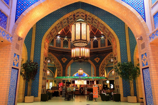 イブン・バトゥータ・モール（Ibn Battuta Mall）内の世界一美しいスターバックス