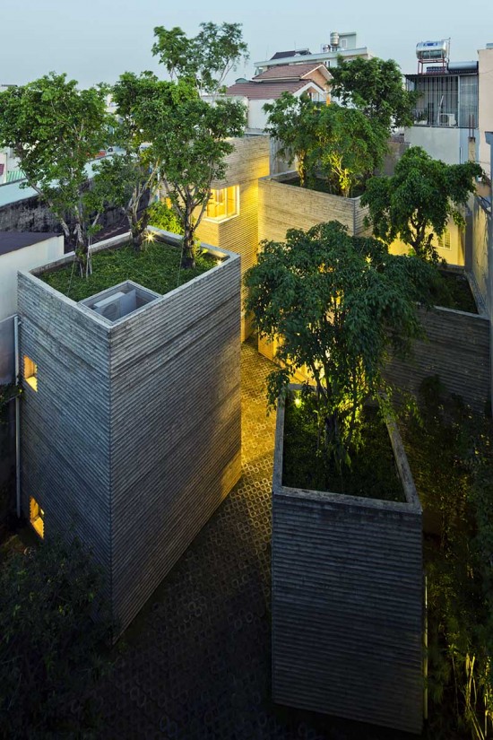 ベトナムのホーチミン市に建てられた木の為の家「House for Trees」