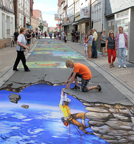 ドイツ人ストリートアーティストNikolaj Arndt氏による３Dストリートトリックアート