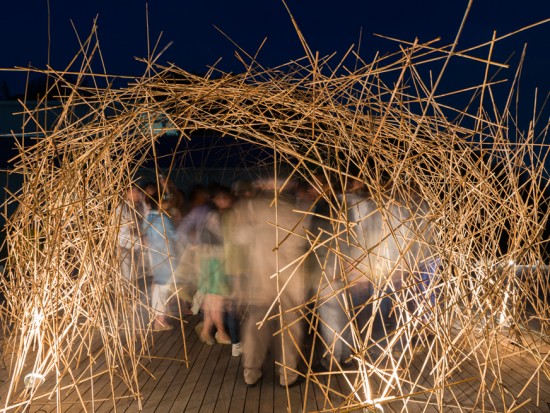 松本直也がデザインした滋賀県の琵琶湖に生える「葦」を使ったBar「葦BAR」