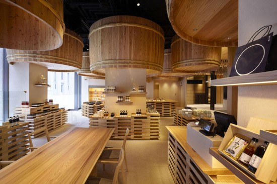 隈研吾氏がデザインした東京にある茅乃舎(かやのや)日本橋本店の空間デザイン