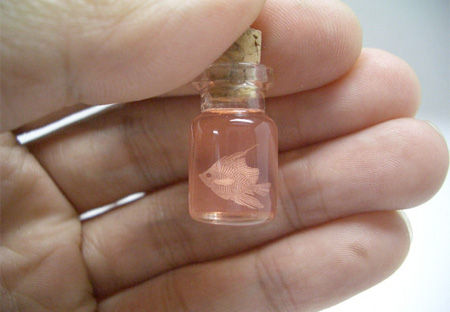 ちっちゃなボトルの中の世界、ミニチュアボトルアート「Tiny World in A Bottle」 