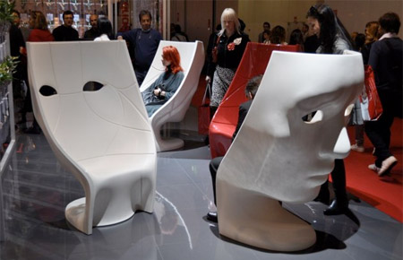 ユニークなデザインの椅子