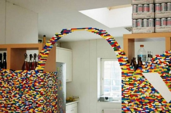 レゴブロックで出来た壁
